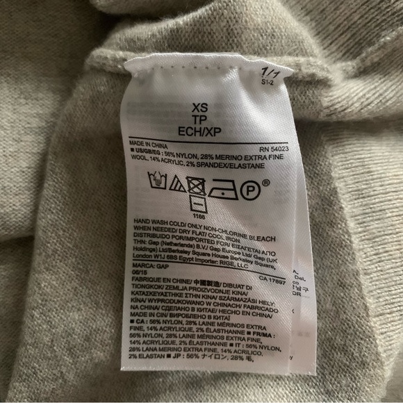 Women’s XS GAP BROOKLYN HOODIE Oatmeal Gray Soft Merino Wool Blend Sweater EXC - Picture 12 of 14